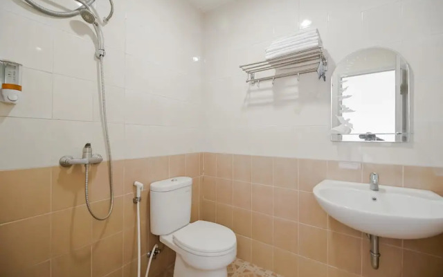 RedDoorz near Pantai Tanjung Pendam 2