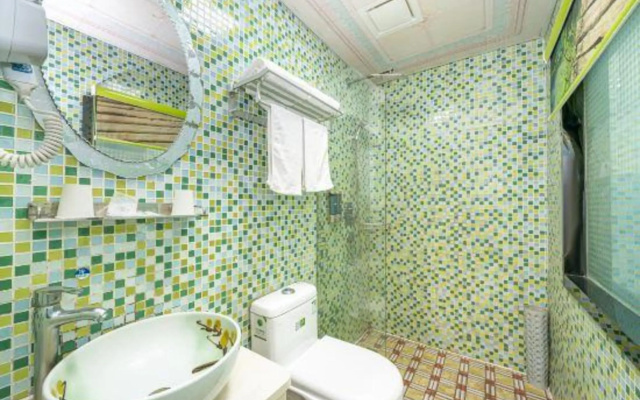 Aishang Boutique Hotel (Shanghai Zhongshan Park Jiangsu Road Subway Station) – Bathroom – Shanghai