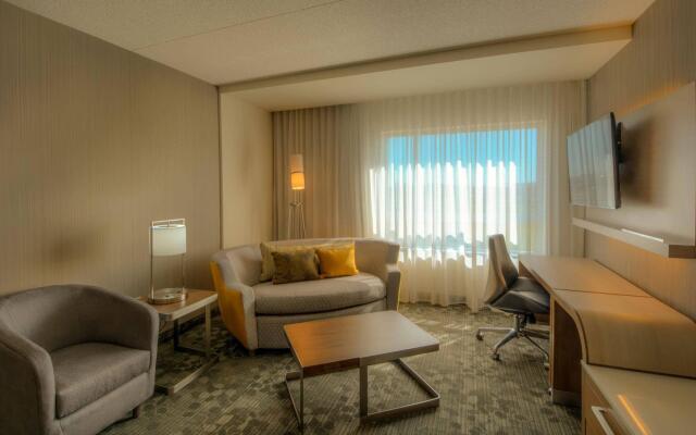 Courtyard by Marriott Winnipeg Airport
