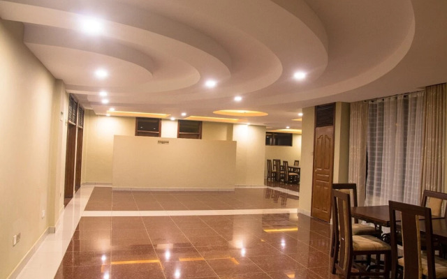 Maxland Hotel Juja