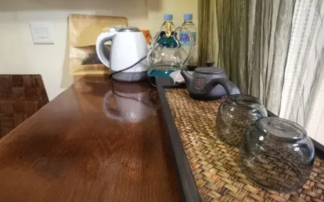 Anning Hot Spring Longjing Homestay