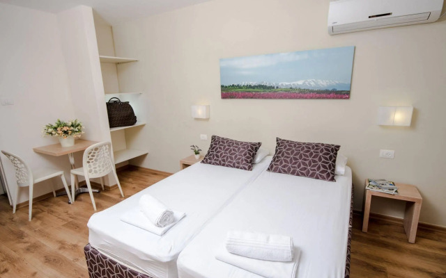 Kibbutz Malkiya Travel Hotel