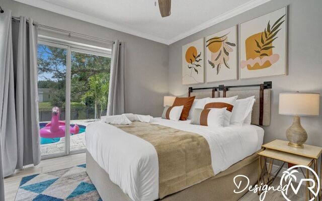 Family vacation 6 Br with Heated Pool