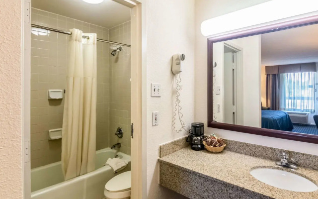 Budget Host Inn & Suites