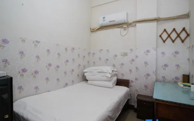 Tiandiqing Hotel (Hefei Dazhaoshan Subway Branch)