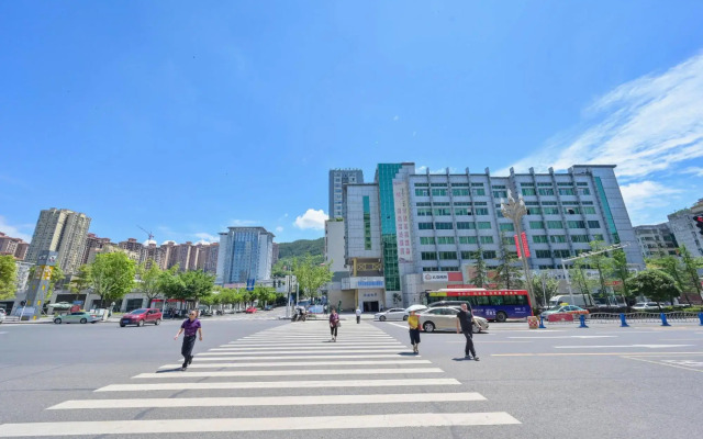 Jinshan Hotel Bazhong