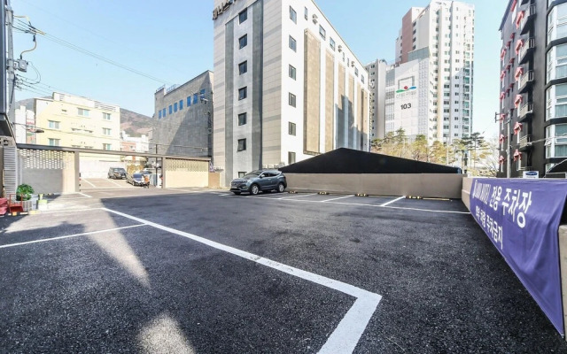 Busan Jaesong-dong Hotel Lrui