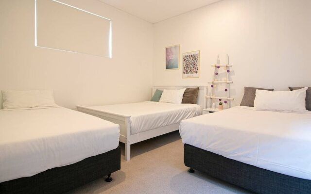 F03-darling Harbour 1 BDR APT