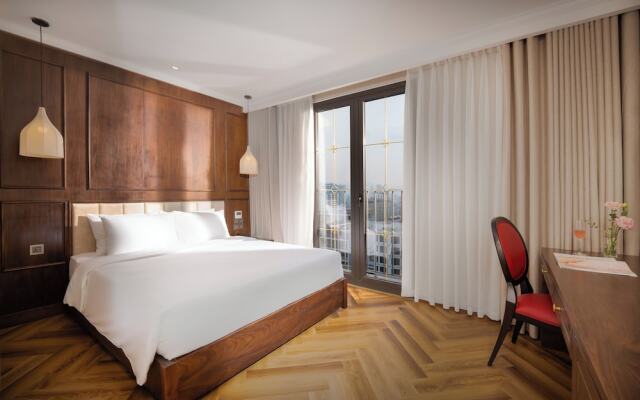 Golden Lotus Luxury Hotel Da Nang