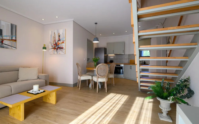 Kannas Mani-Luxury Suites- Adults friendly 14+