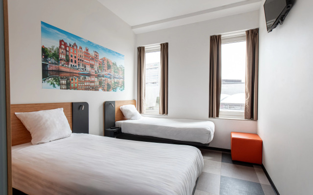 easyHotel Amsterdam Arena Boulevard