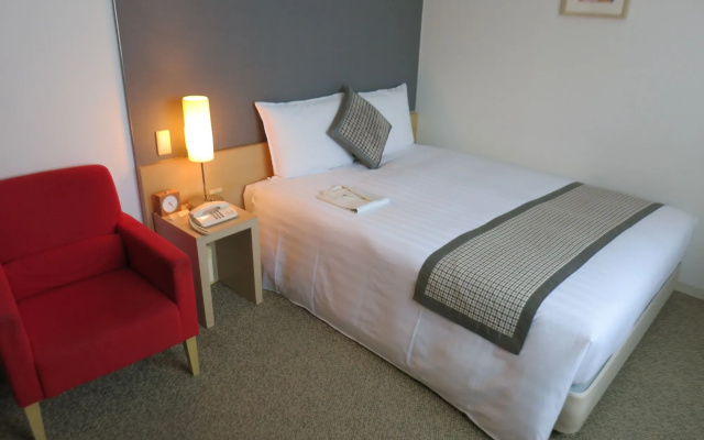 Hamilton Hotel Red