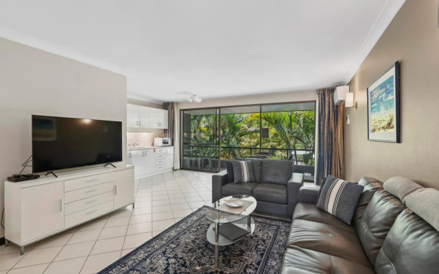 Smugglers on the Beach