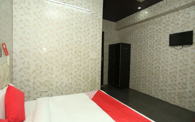 OYO 18530 Comfort Inn