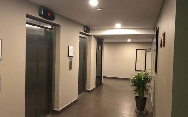Elite 47 Hotel & Suites