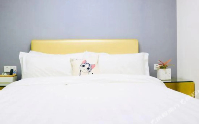 Qingcheng Jushang Yite Hotel (Peace Park Subway Station)