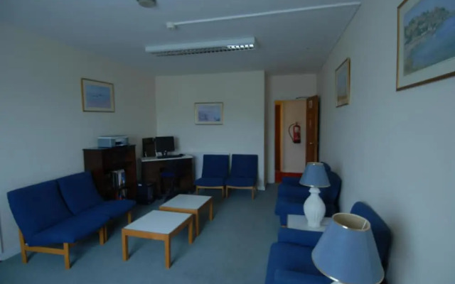 Oaklands Lodge Hotel