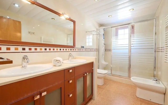 Marina in Blanes With 6 Bedrooms and 4 Bathrooms