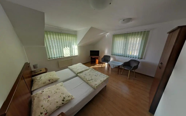 Pokoje Gościnne - Leśna 8