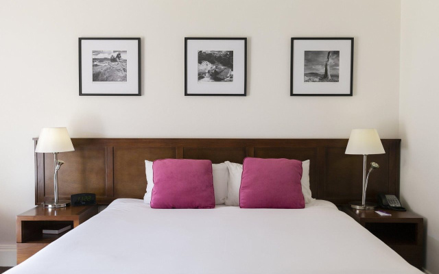 Mercure Canberra