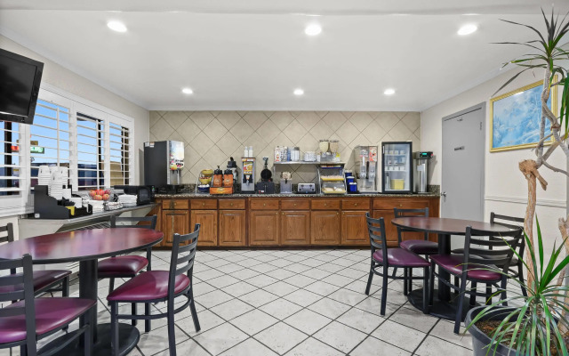 Days Inn by Wyndham Lost Hills