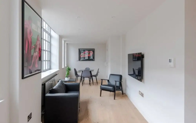 Dolls House - Farringdon - by Frankie Says