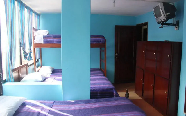 Erupcion Art Hotel & Hostel