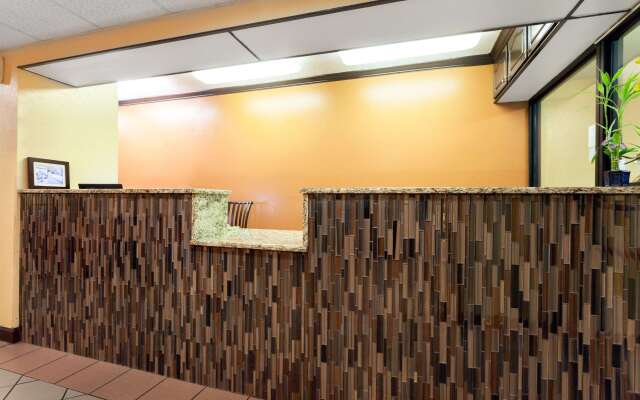 Super 8 by Wyndham Jackson/Ridgeland