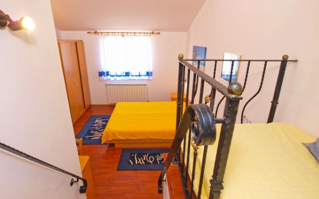 Apartment 1077
