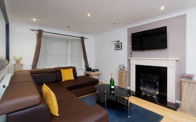 Leeds Townhouse Apartments 7 Beds in 4 Bedrooms