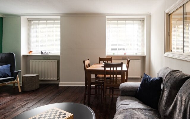 Gorgeous 2 Bed Near Greenwich For 6 Guests