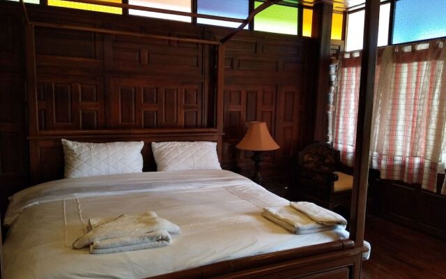 Ruean Ploysrirung Boutique Resort