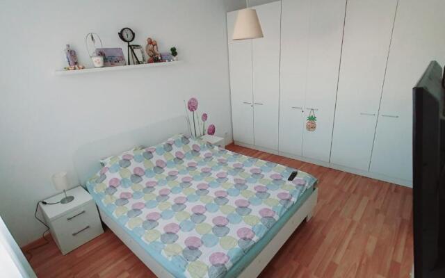 Cozy Apartament 3 min to subway 24h7 check in