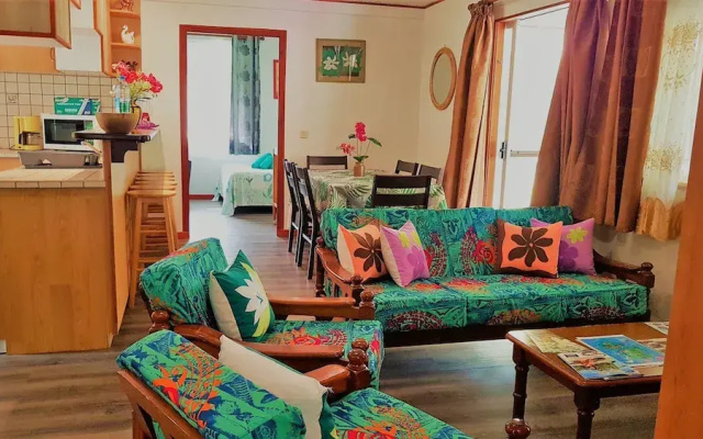 Huahine - Hibiscus House
