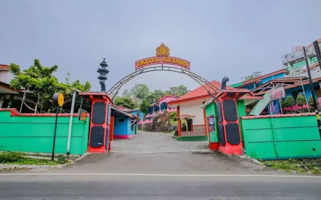 SPOT ON 90100 Hotel Kediri Bandungan
