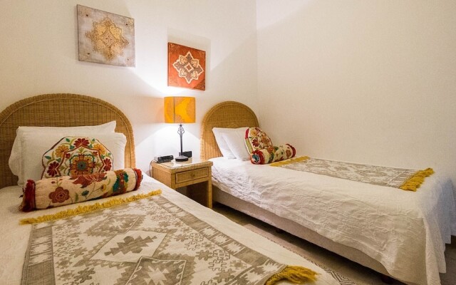 Paseo Del Sol Reef 305 3 Bedroom Condo by RedAwning