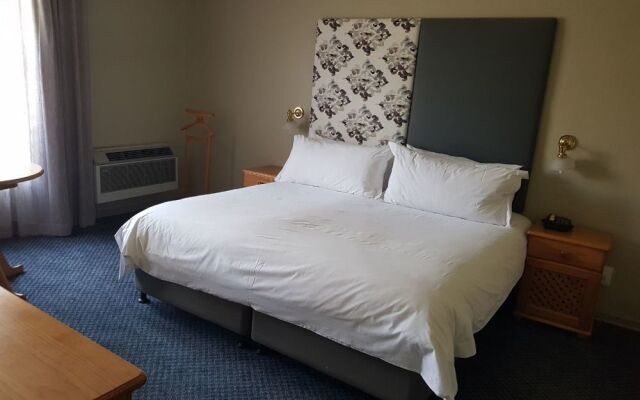 Evander Villas Hotel and Conference Center