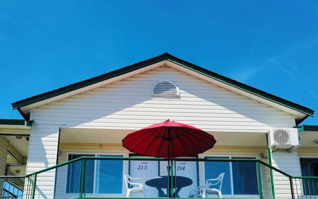Harbour Light Motel