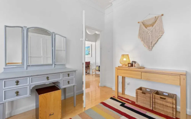Charming 1-bed Apartment in Neutral Bay