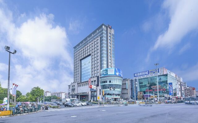 New Century Manju Pudong Airport Hotel