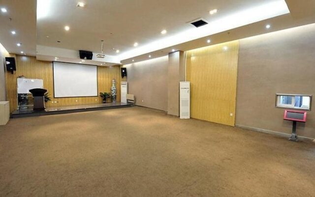 TA9 Rengency Fiesta Holiday Hotel