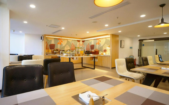 HanTing Hotel (Huaihua Hexi)