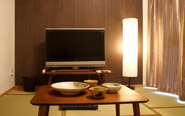 Tiara Court West apartment