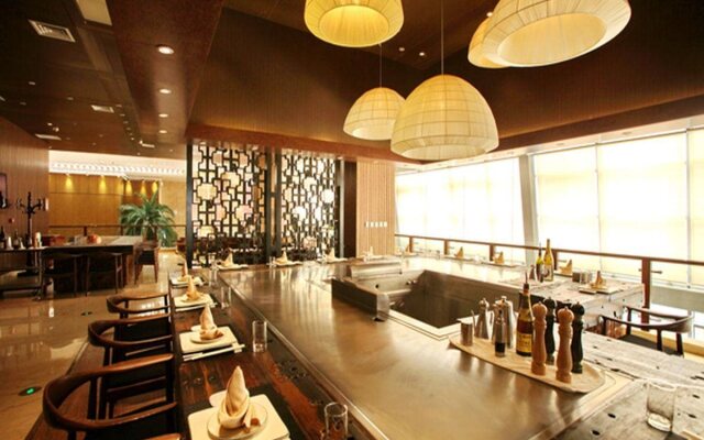 Top Elites City Resort Spa Hotel