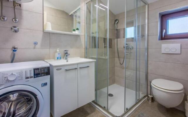 Apartment Anton RI 31 pax