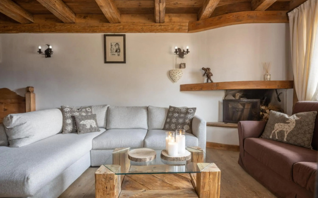 Cortina Lodge Stunning View R&R