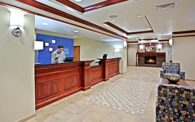 Holiday Inn Express Hotel & Suites Vancouver Mall by IHG