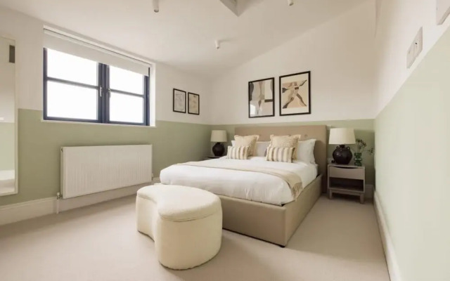 The Tooting Hideout - Dazzling 3bdr Flat With Balcony