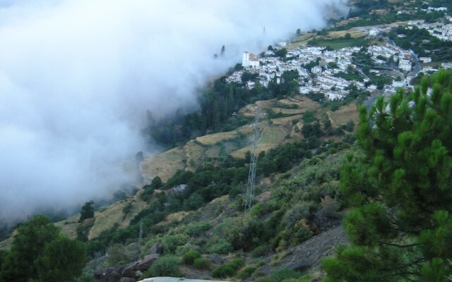 Hostal El Cascapeñas de la Alpujarra