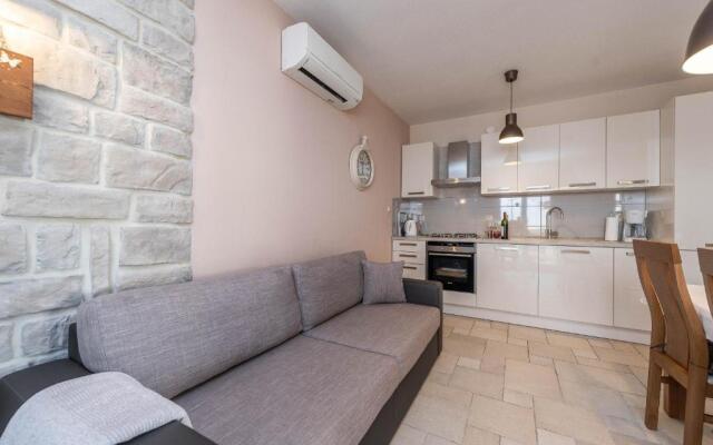Holiday home near the beach Marijanka